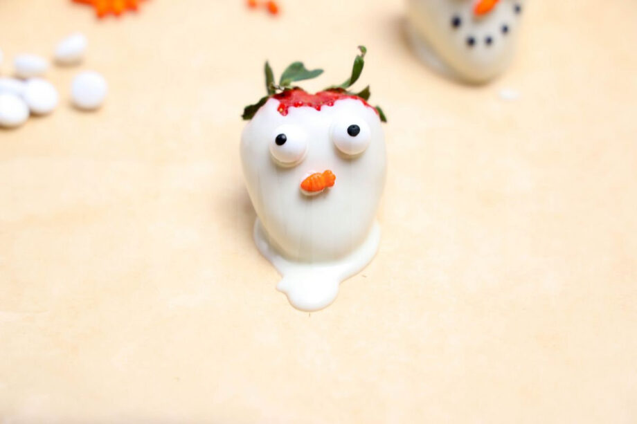 Melted Snowman Strawberries - Set 2 - Image 6